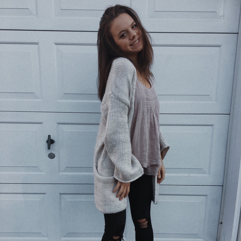 Meet your Posher, Caitlin